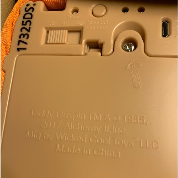 Teddy Ruxpin 2017 animatronic interactive, talking, storytelling bear. Works! - Picture 12 of 13